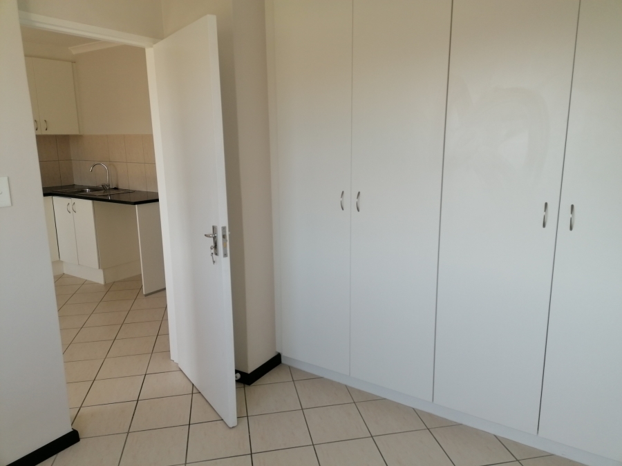 To Let 2 Bedroom Property for Rent in Buh Rein Estate Western Cape